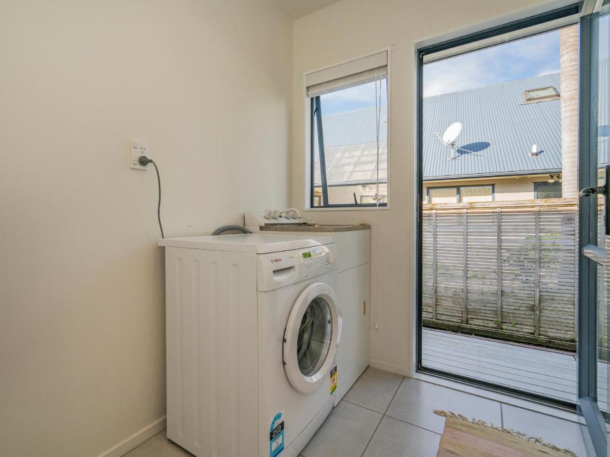 Sunlight Bach - Whitianga Holiday Home Экстерьер фото