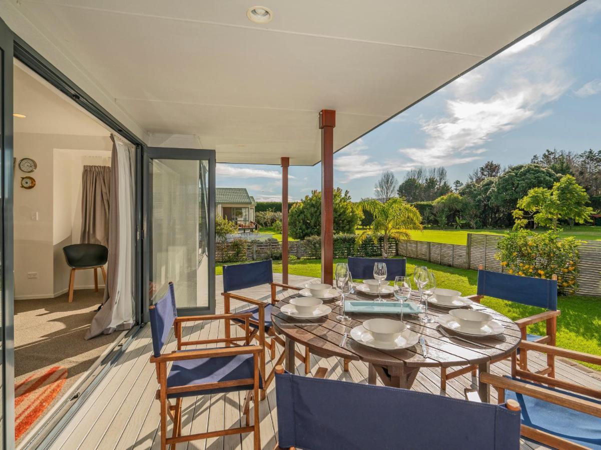 Sunlight Bach - Whitianga Holiday Home Экстерьер фото