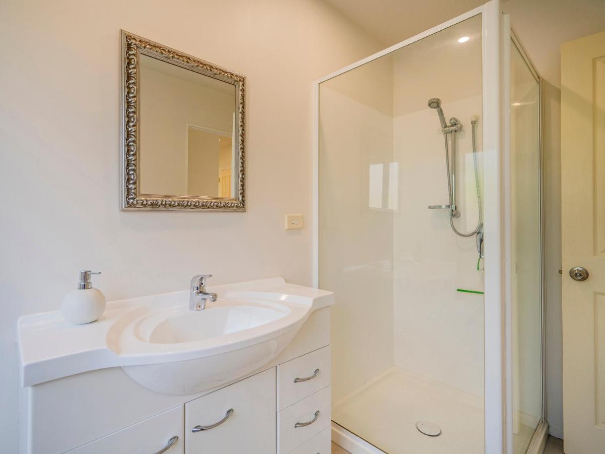 Sunlight Bach - Whitianga Holiday Home Экстерьер фото